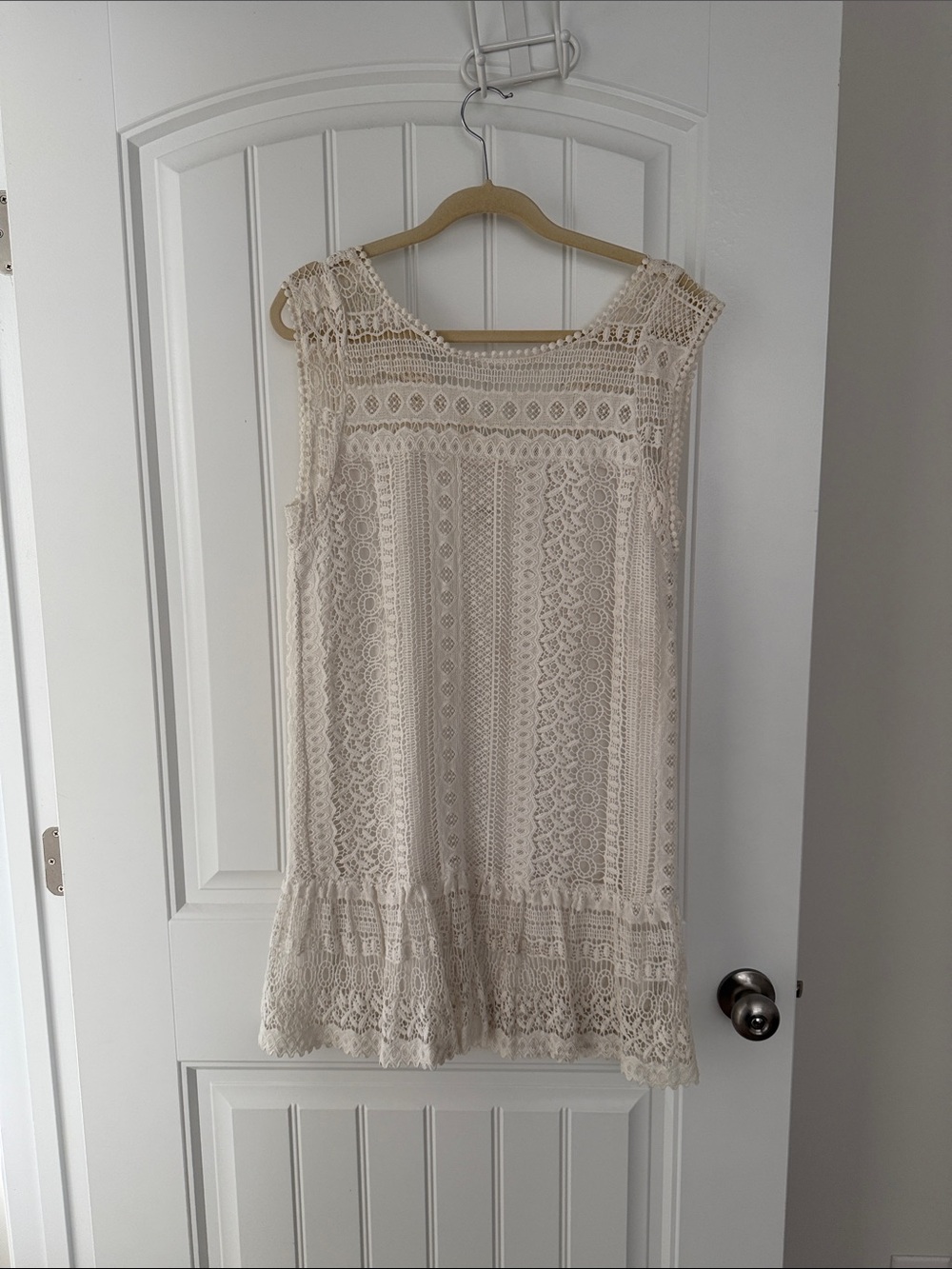 Cream Lace Sleeveless Shift Dress